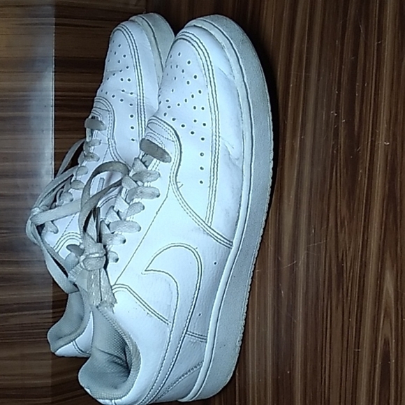 Nike womans 8.5 Court Visions Low - Picture 5 of 6